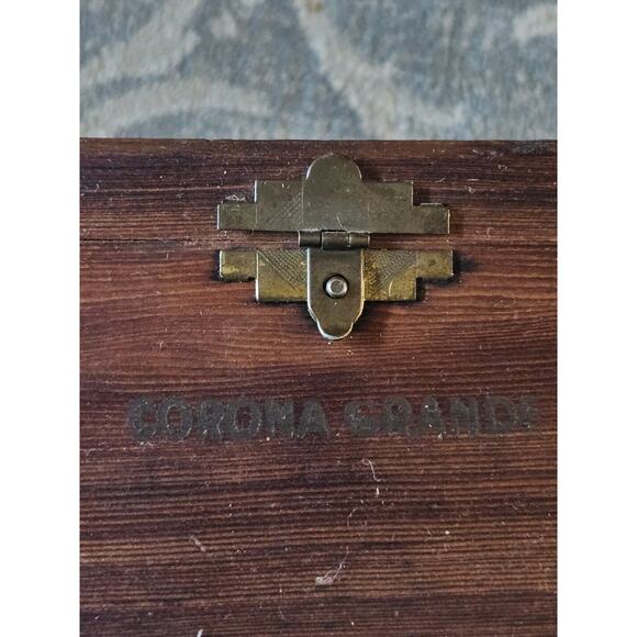 VINTAGE Santa Fe High Grade Corona Grand Cigar Box - Picture 6 of 10
